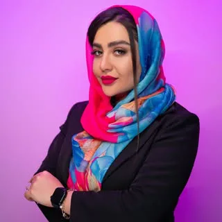 ملیکادرخشانی|مدرس ناخن|تهران