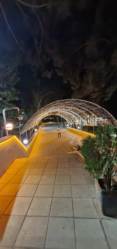 مجموعه گردشگری باغ نارنج