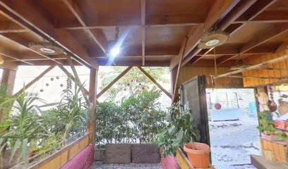 رستوران کلبه چوبی دنا