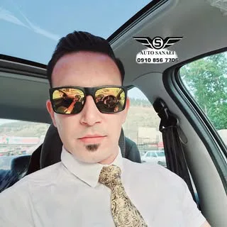 رضا ثنایی