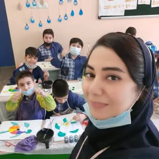 مریم احمدی/مدرس نقاشی