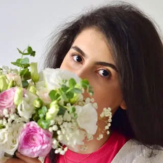 نیوشا | عکاسی، فیلمبرداری، تولیدمحتوا