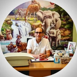 دکتر محمدرضا غفاری متخصص اطفال
