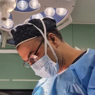 دکتــر حمــــیدرضا مفــــرد / فوق تخصص جراحی پلاستیک