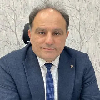 . دکتر آرمان جوان روزگار •