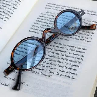 معاينه چشم و عينك معلم