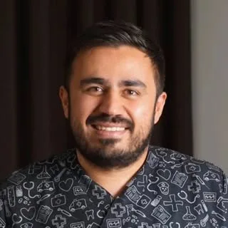 دکتر میلاد رحمانی |جراح و فوق تخصص چشم