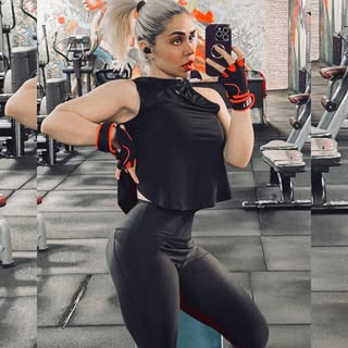 Niloofar/fitness & bodybuilding trainer