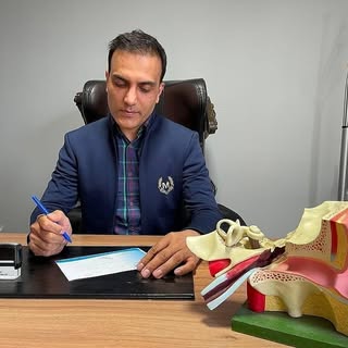 جراح بینی | دکترحمیدرضازنگنه