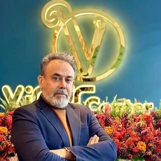 دکتر محمدرضا فرجی /کلینیک زیبایی وینور
