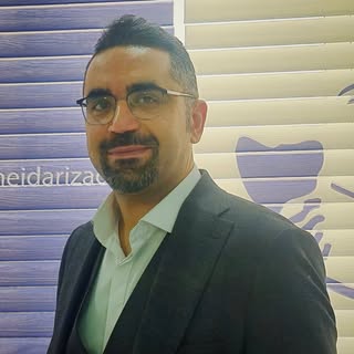 دكتر مهدي حيدري زاده ، جراح بيني و فک