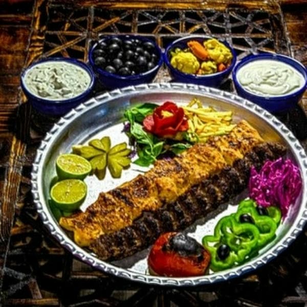 رستوران و تهیه غذای عمو رضا قرچک