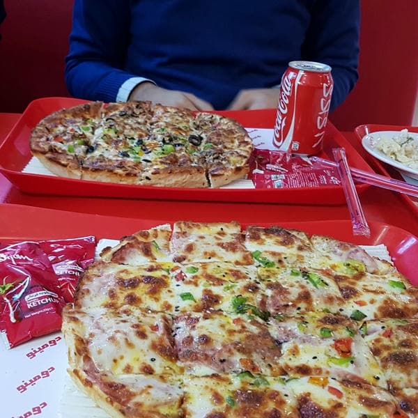 Domino Fast Food
