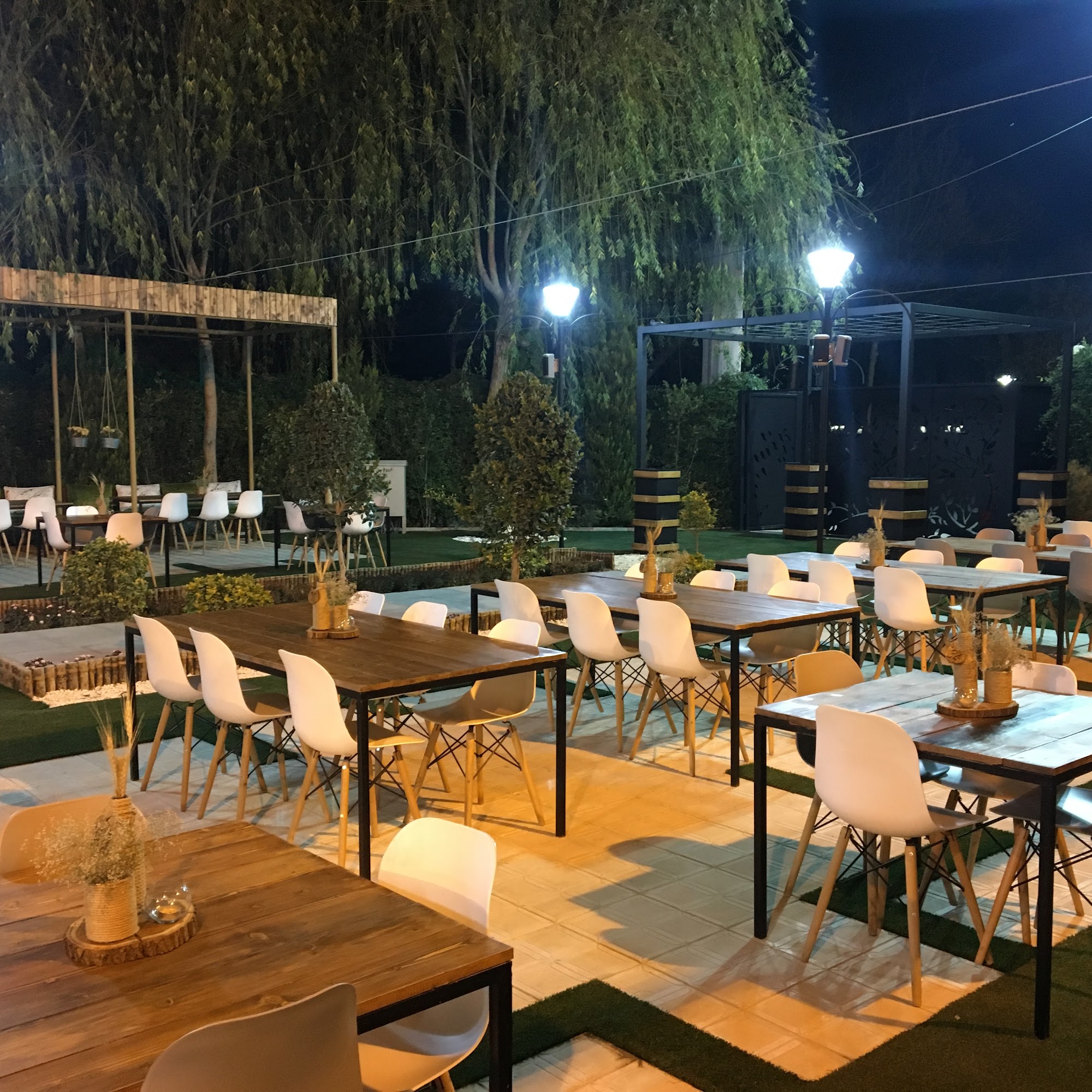 Nazhkhan (Nazhland) Restaurant