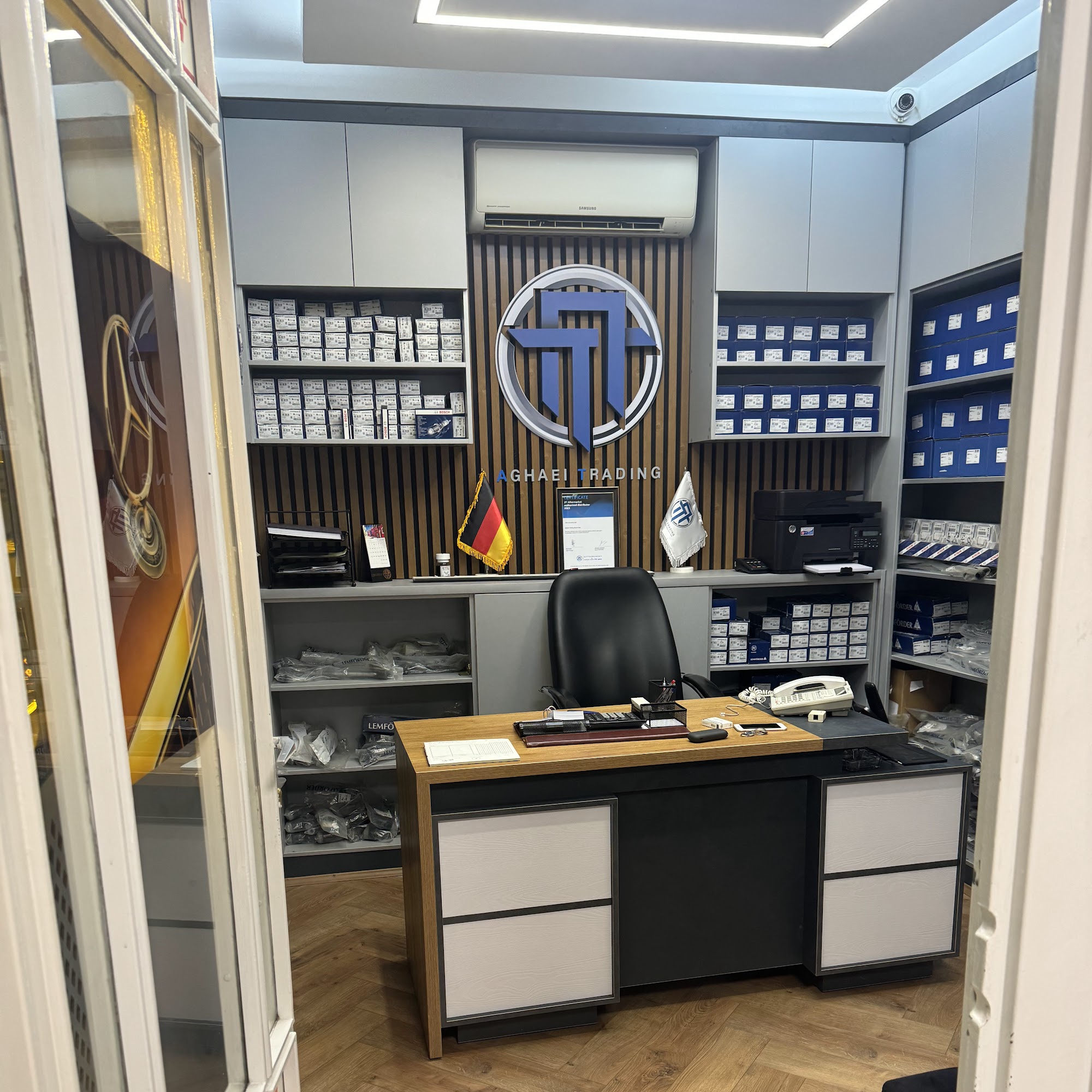 بازرگانی آقایی (واردکننده لوازم یدکی BMW)