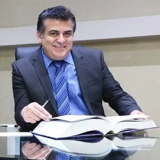 کلینیک زیبایی و کاشت مو اویسا