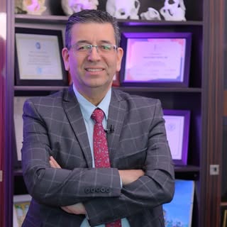 دکتر حمیدرضا فتحی | جراح پلاستیک