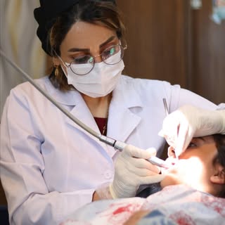 بهرخ چاروسایی | دندانپزشک