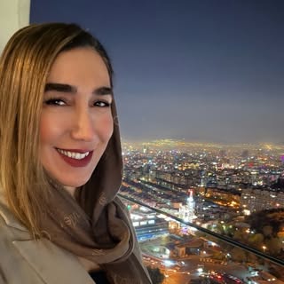 دکتر نینا روزمه متخصص جراحی لثه و ایمپلنت