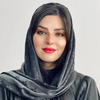 لیلاصلاحی|آموزش وخدمات کراتین|احیا|صافی|ابریشم سازی