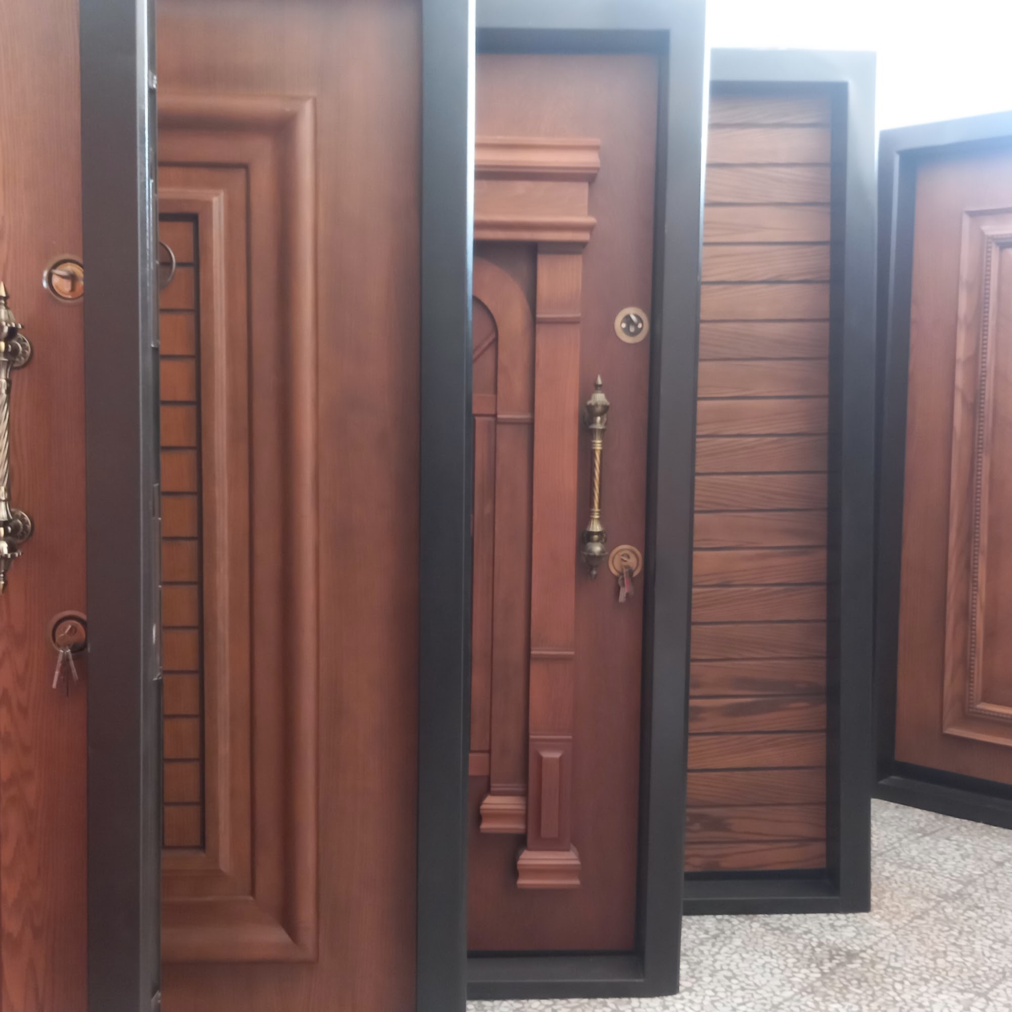 درب ضدسرقت و کابینت نجاریان