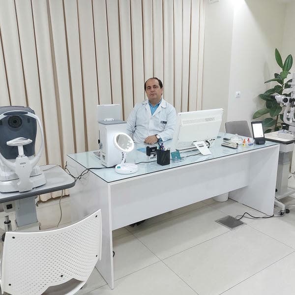 مطب دکتر فرشاد عسکری زاده دکترای تخصصی اپتومتری و علوم بینائی