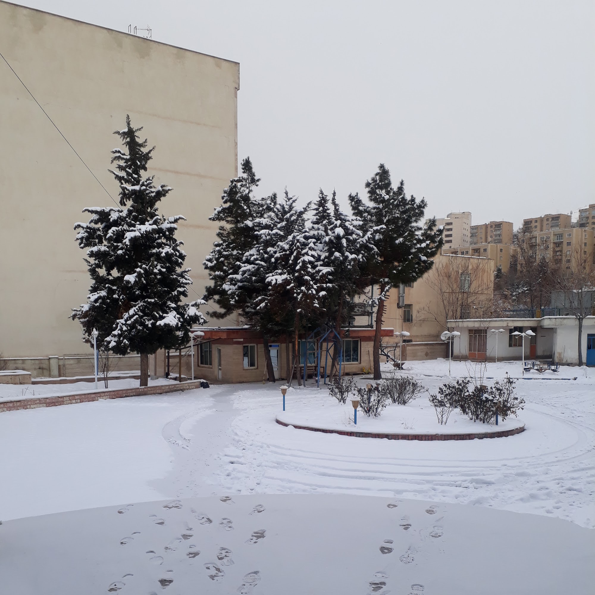 Aghdasiyeh Hotel and Tourism Educational Center