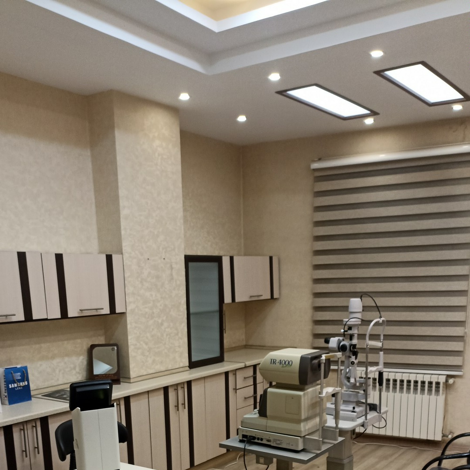 مطب اپتومتری و عینک سازی آی لند