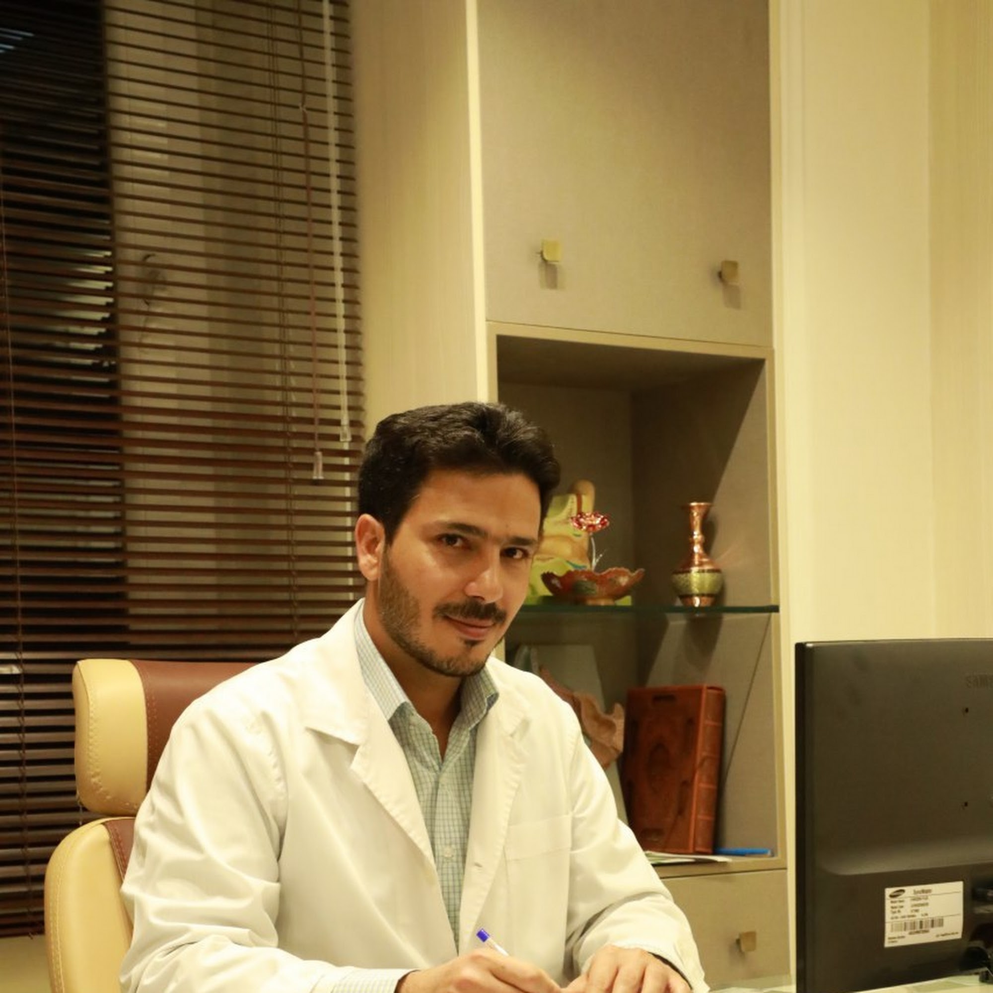 دکتر مهدی حیدری | جراح بینی سعادت آباد
