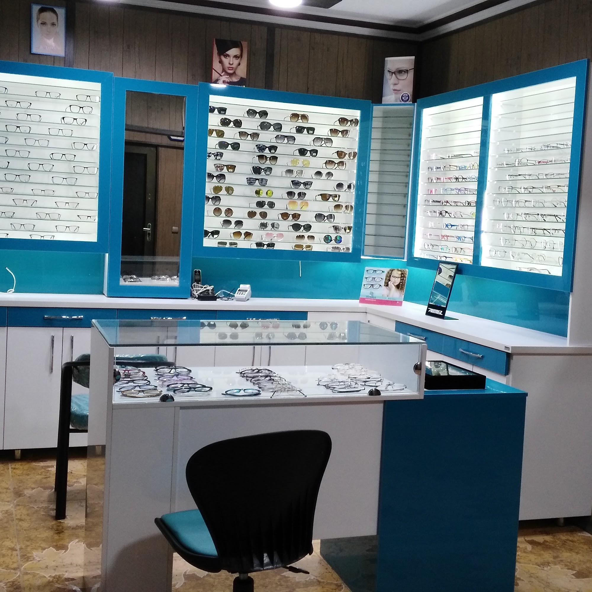 مطب بینایی سنجی(اپتومتریست:نیر اسدی)