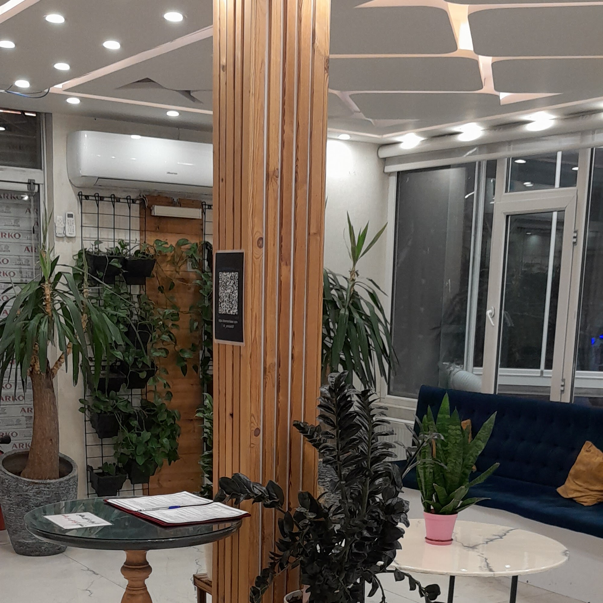 مرکز تخصصی لیزر و زیبایی دکتر عمرانی
