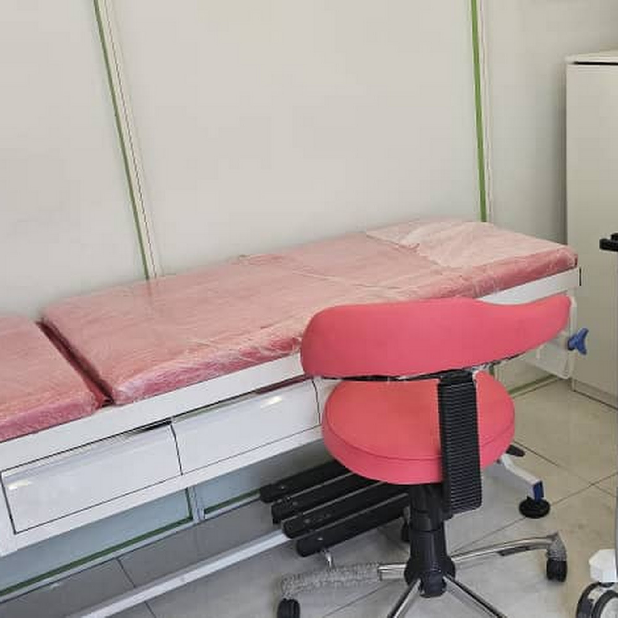 Nedaye salamat clinic