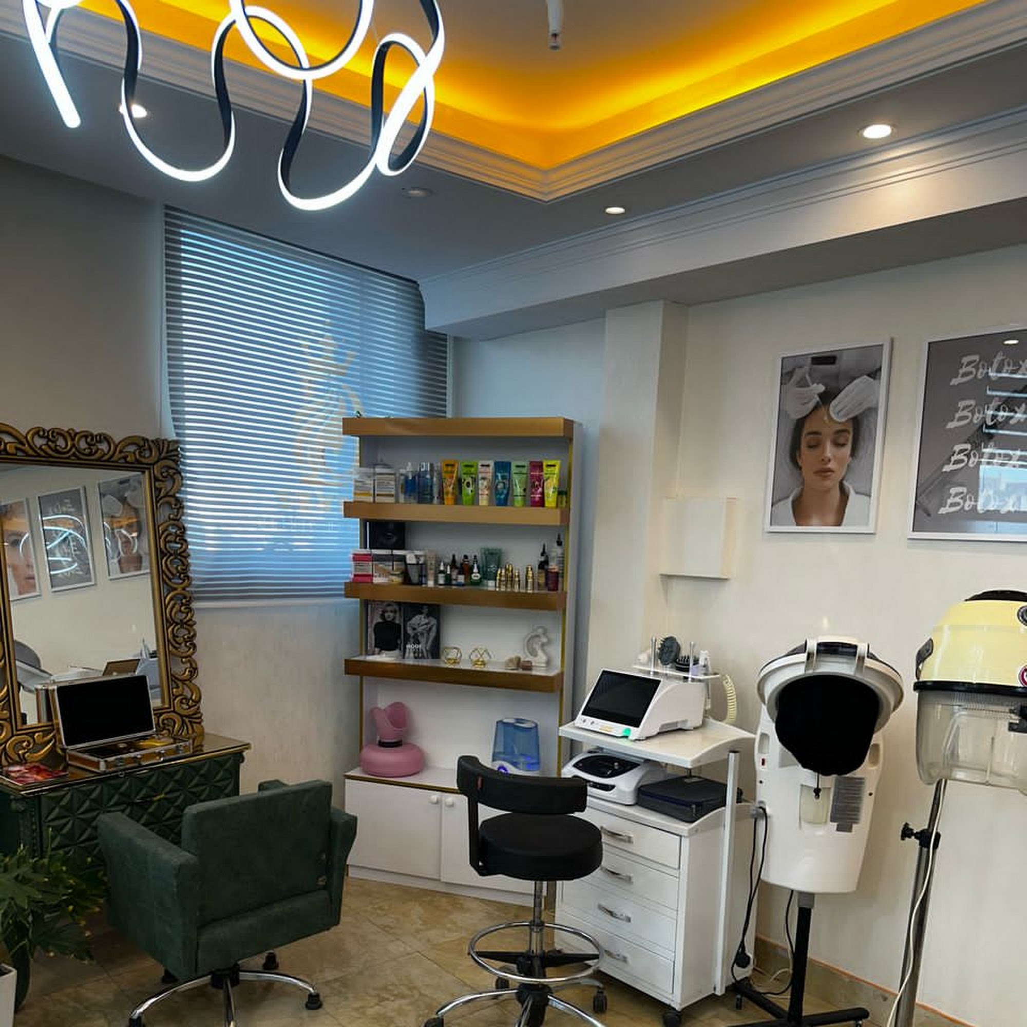 کلینیک زیبایی دنیز ( اسکراب اسکالپ تخصصی)