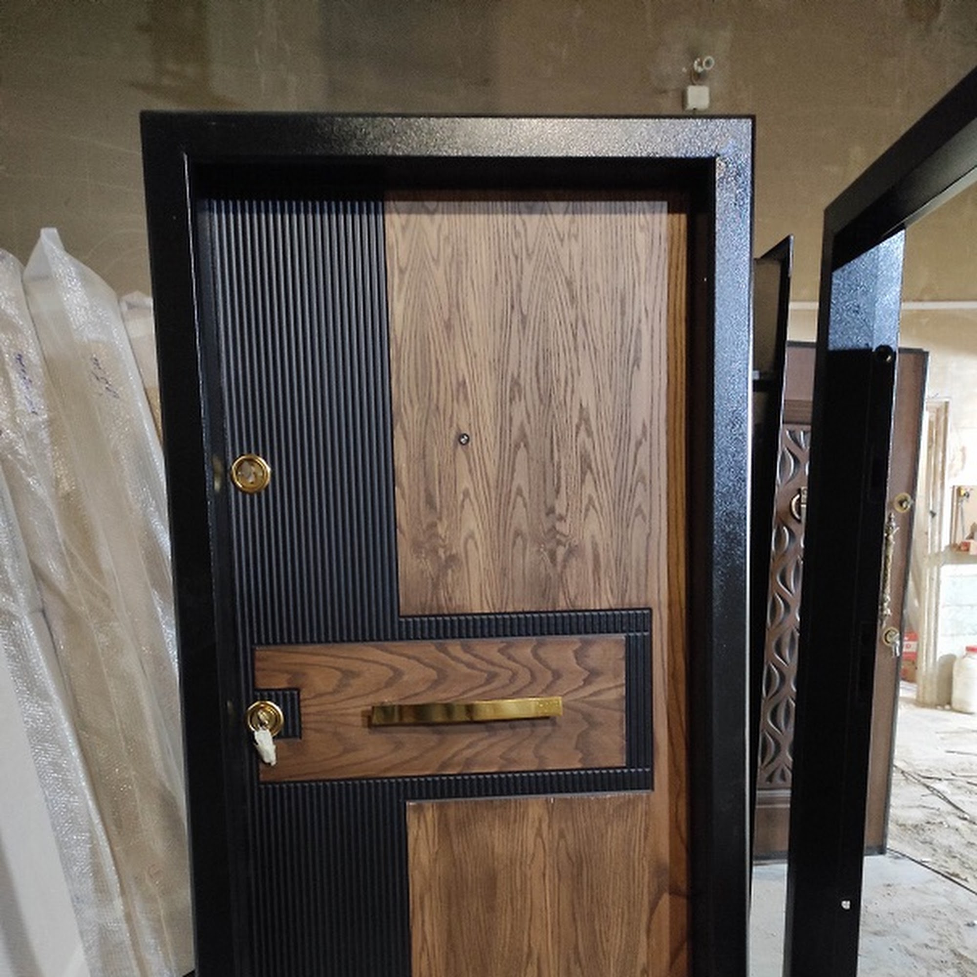 درب ضدسرقت و چوبی ( نیکودرب یوسفی)