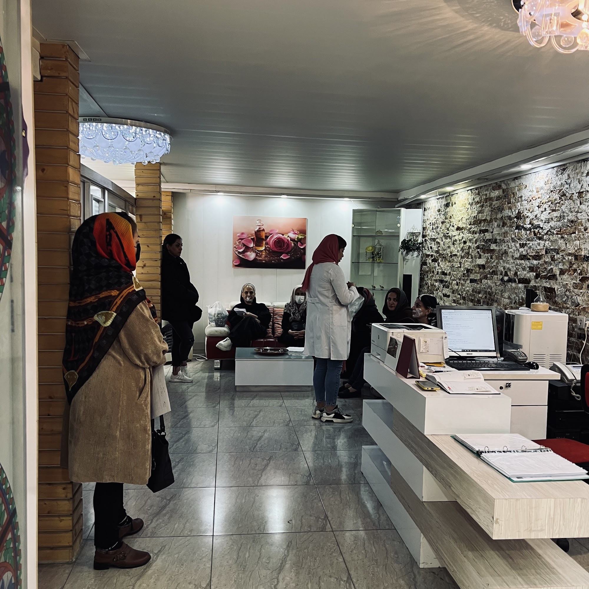 کلینیک زیبایی 100
