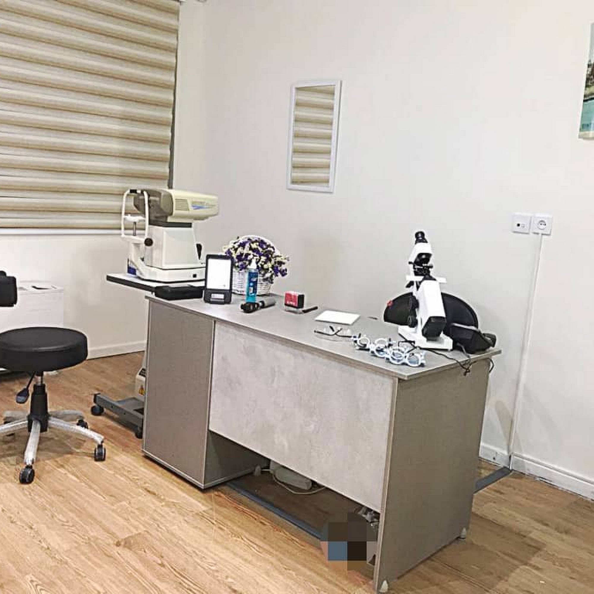 اپتومتری بینایی سنجی و عینک شید فردوس