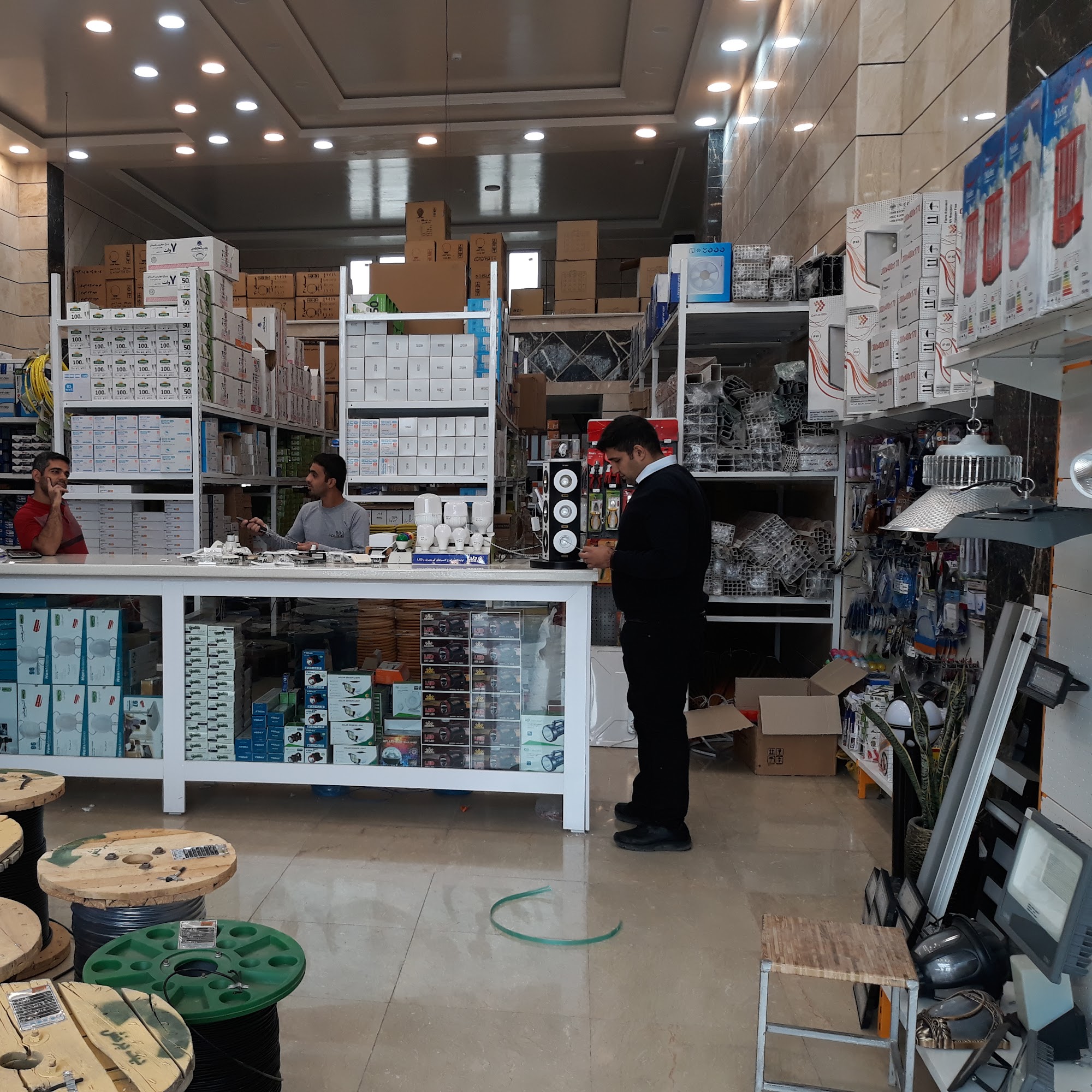 پخش عمده کالای برق ساختمان