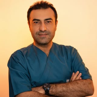 دکتر حامد حسینی | جراح و متخصص طب اورژانس و زیبایی