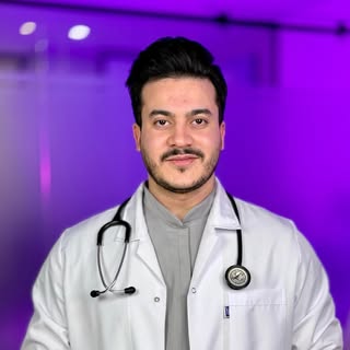 دکتر علیرضا حاجی قنبری/دکترای حرفه ای پزشکی