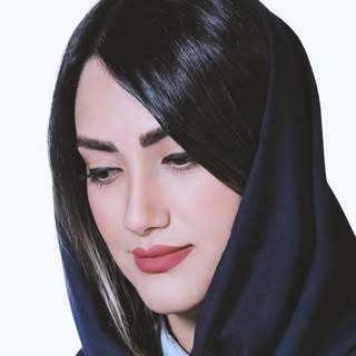سیمین داودی|آموزش کاشت ناخن|خدمات کاشت ناخن