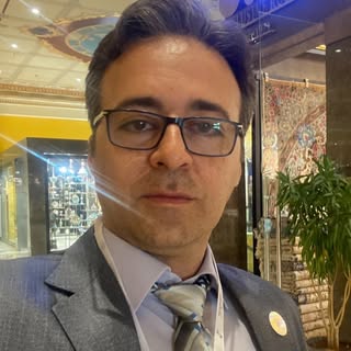 دکتر  پرنیایی  _ فوق تخصص جراحی پلاستیک