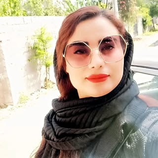 آموزش | خدمات کاشت ناخن واوان | دنیا