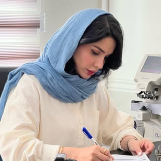 اپتومتریست سمیرا کولیوندی | معاینه چشم | عینک
