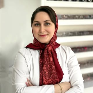 مرضیه صادق نژاد|اپتومتریست|عینک سازی| بینایی سنجی کیمیا