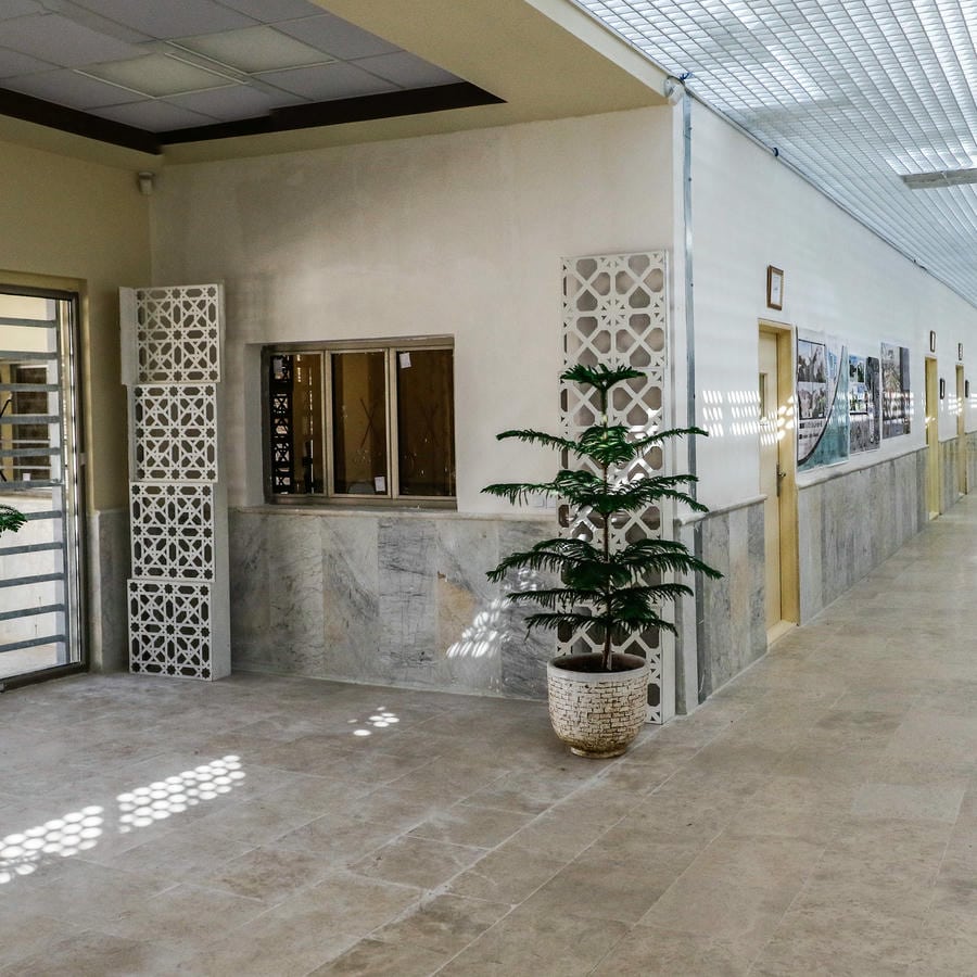ساختمان معماری دانشگاه محقق اردبیلی