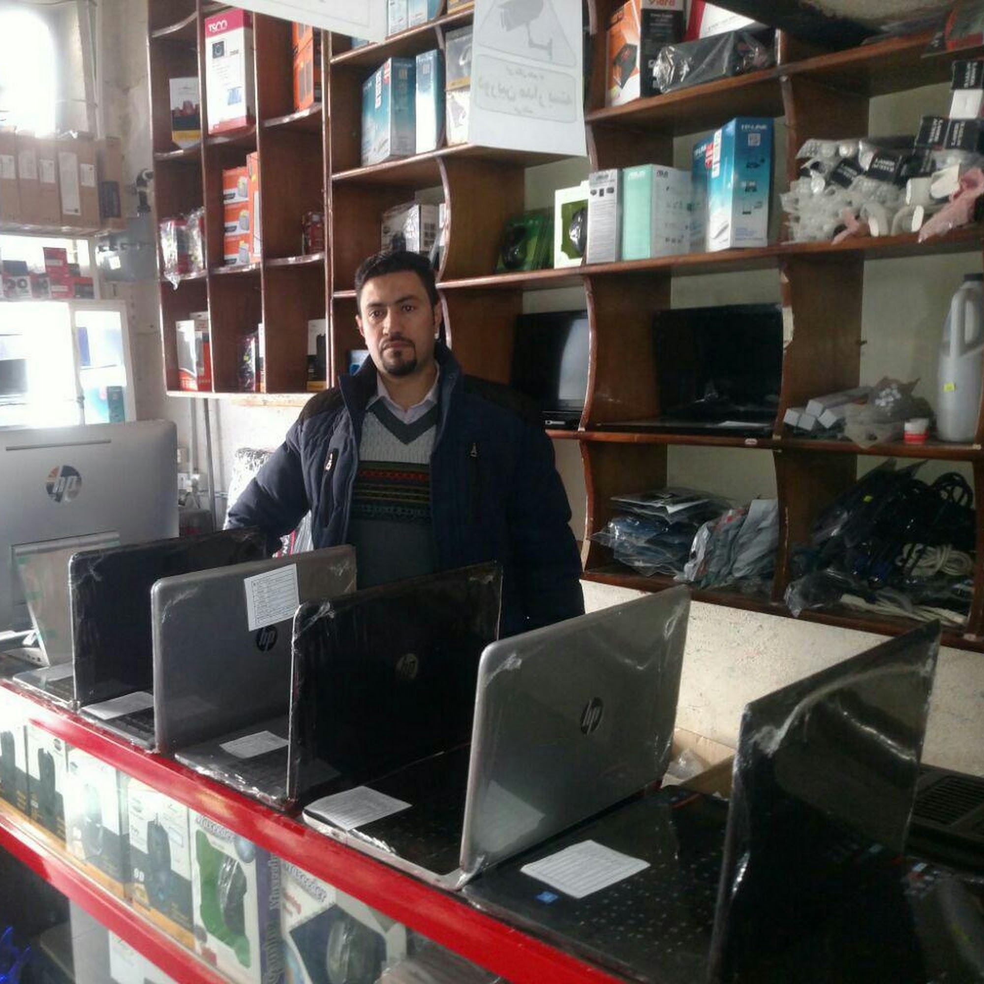 مرکز کامپیوتر ریز پردازان مجتبی سلیمانزاده