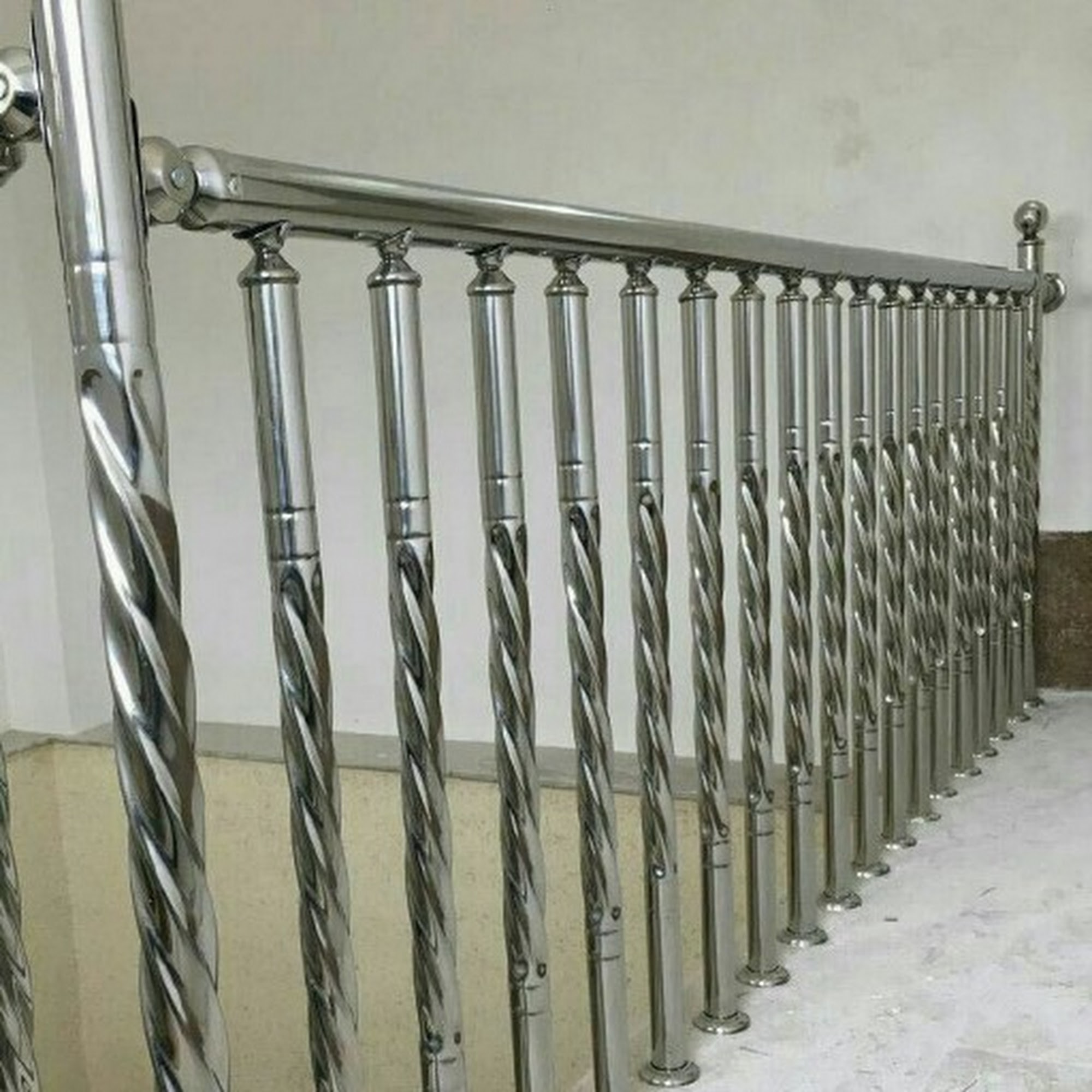 نرده استیل و نرده شیشه ای زارع زاده(پاسارگاد)