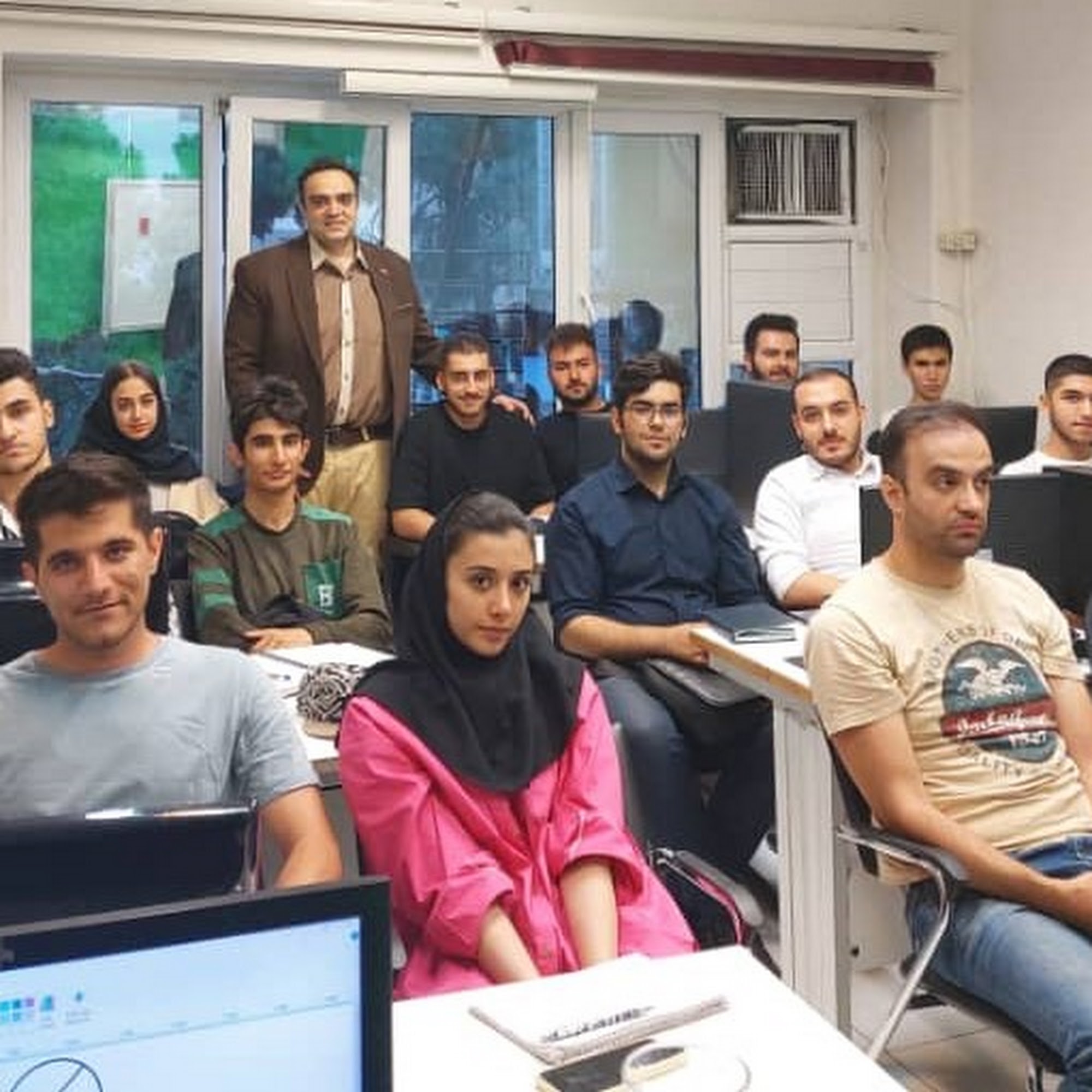 آموزشگاه تحلیل داده‌ها