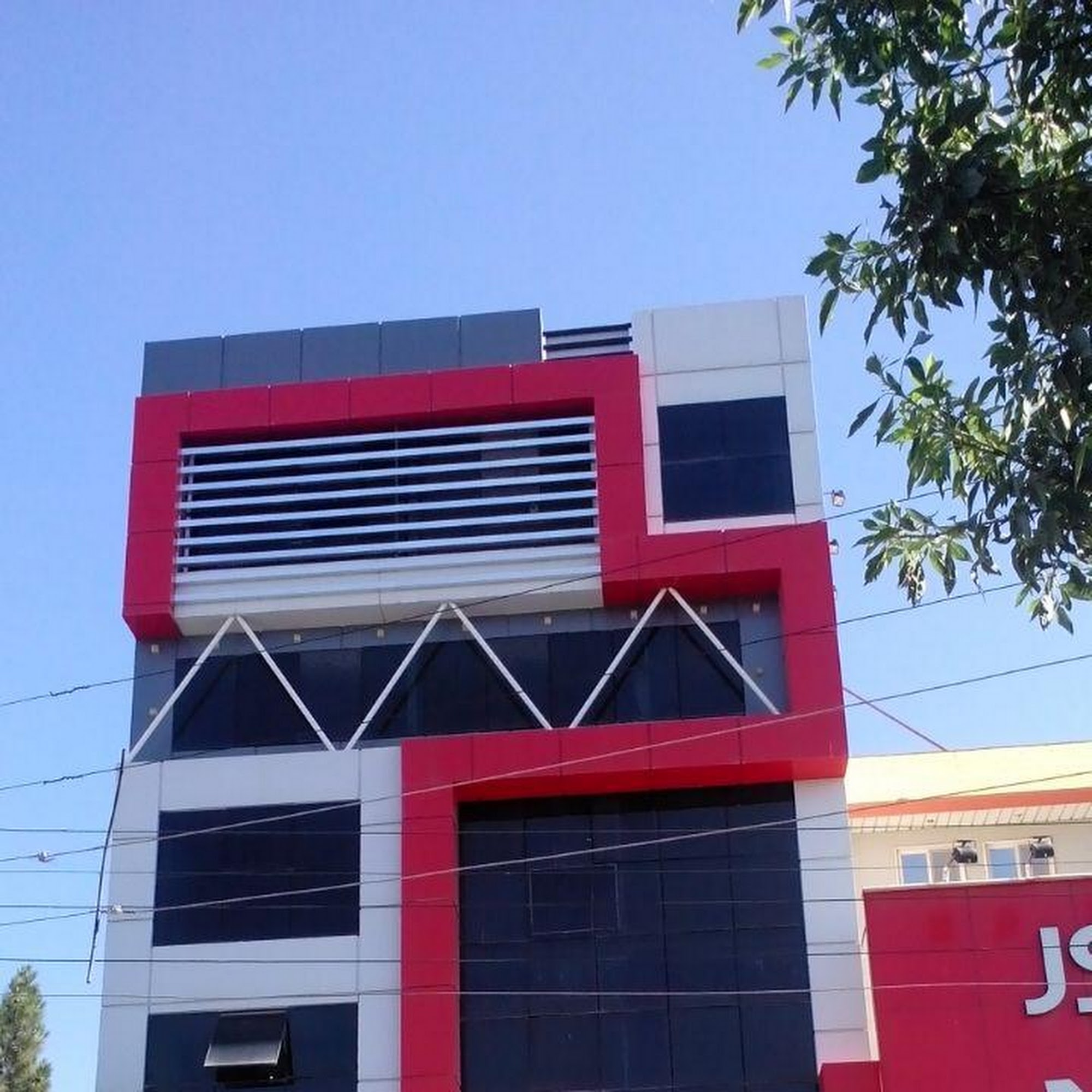 مسکن آقای ملک
