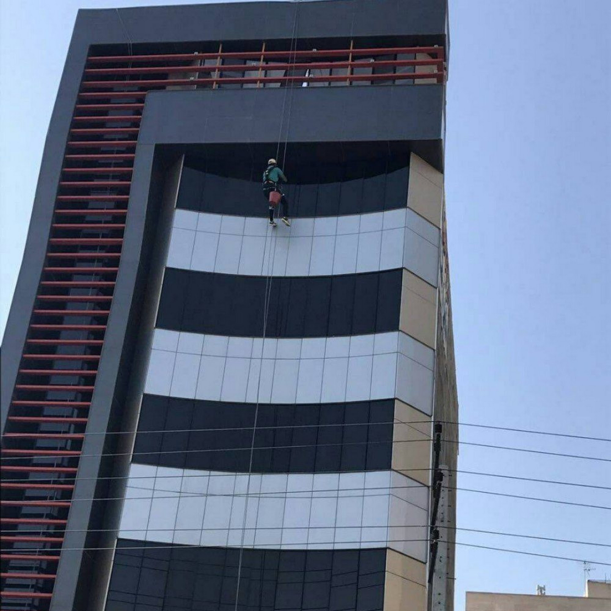 کفسابی و نماشویی شمال‌عایق